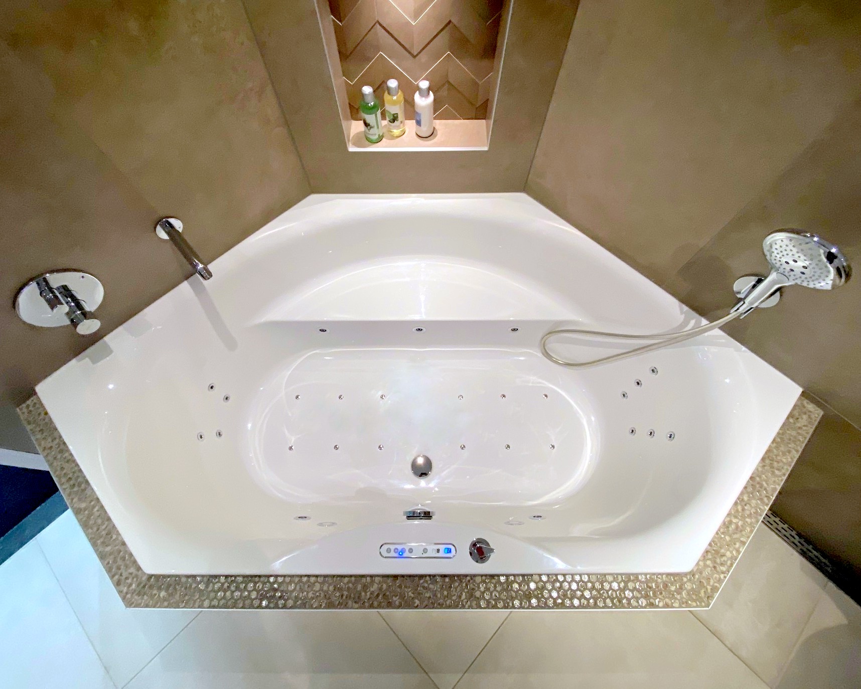 Whirlpool Aviano 3